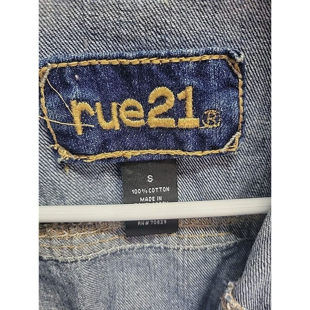 Rue 21 cropped Distessed Blue‎ denim jacket size Small